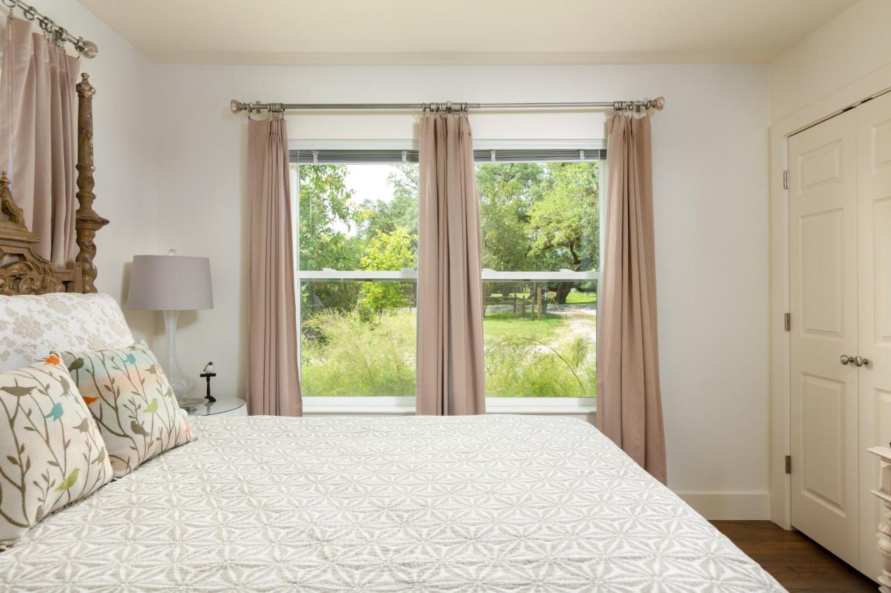 Bear Creek Cottage Manchaca ภายนอก รูปภาพ