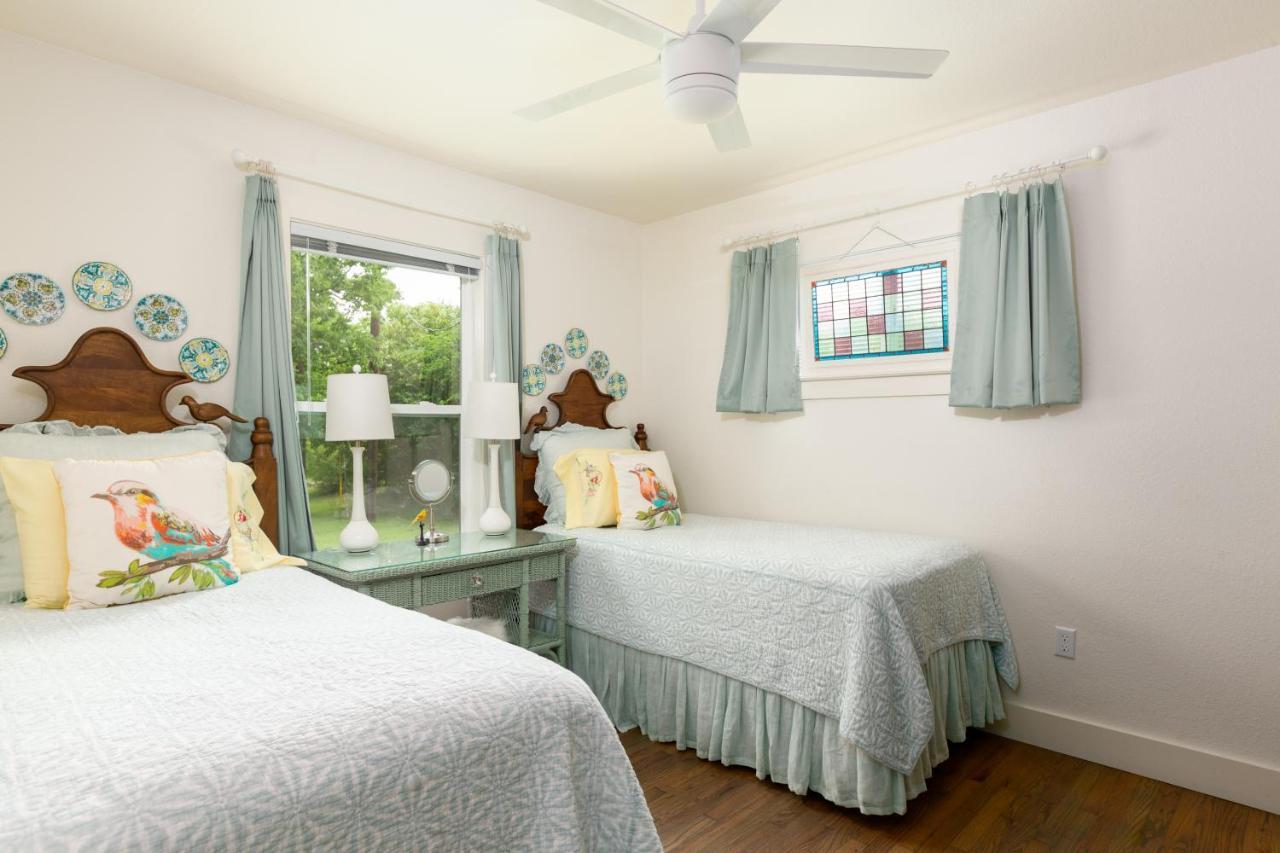 Bear Creek Cottage Manchaca ภายนอก รูปภาพ