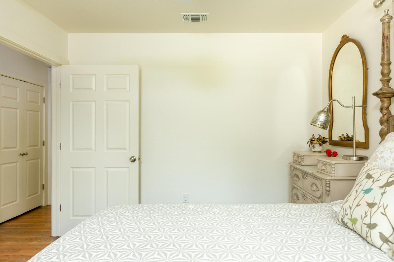 Bear Creek Cottage Manchaca ภายนอก รูปภาพ
